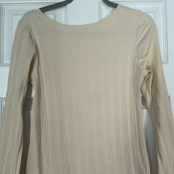 ***SOLD***Reformation Backless Cream Dress (Size Large) - Picture 4 of 5